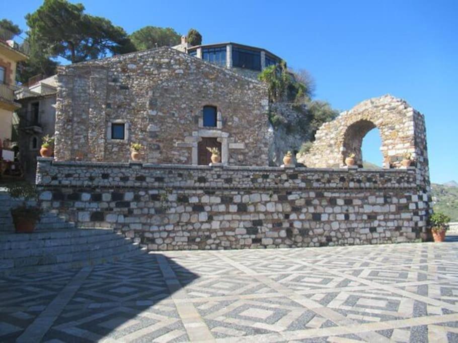 La Chicca Sicily Holiday House คาสเตลโมลา ภายนอก รูปภาพ