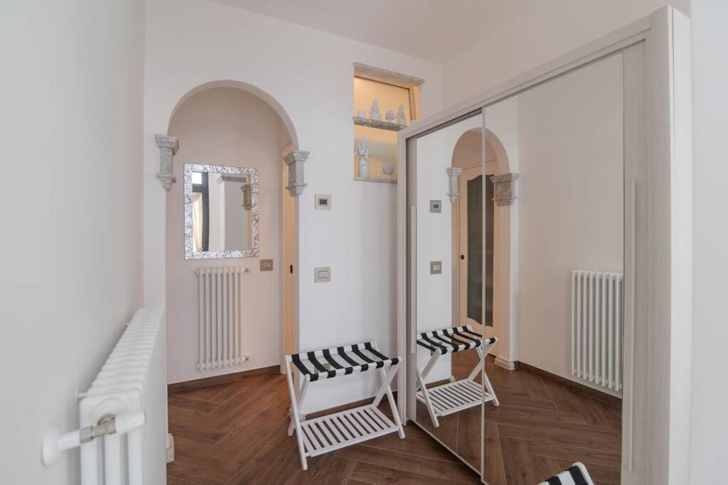 La Chicca Sicily Holiday House คาสเตลโมลา ภายนอก รูปภาพ