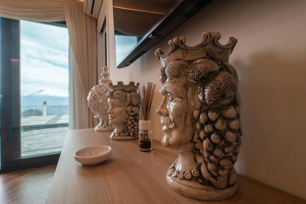 La Chicca Sicily Holiday House คาสเตลโมลา ภายนอก รูปภาพ
